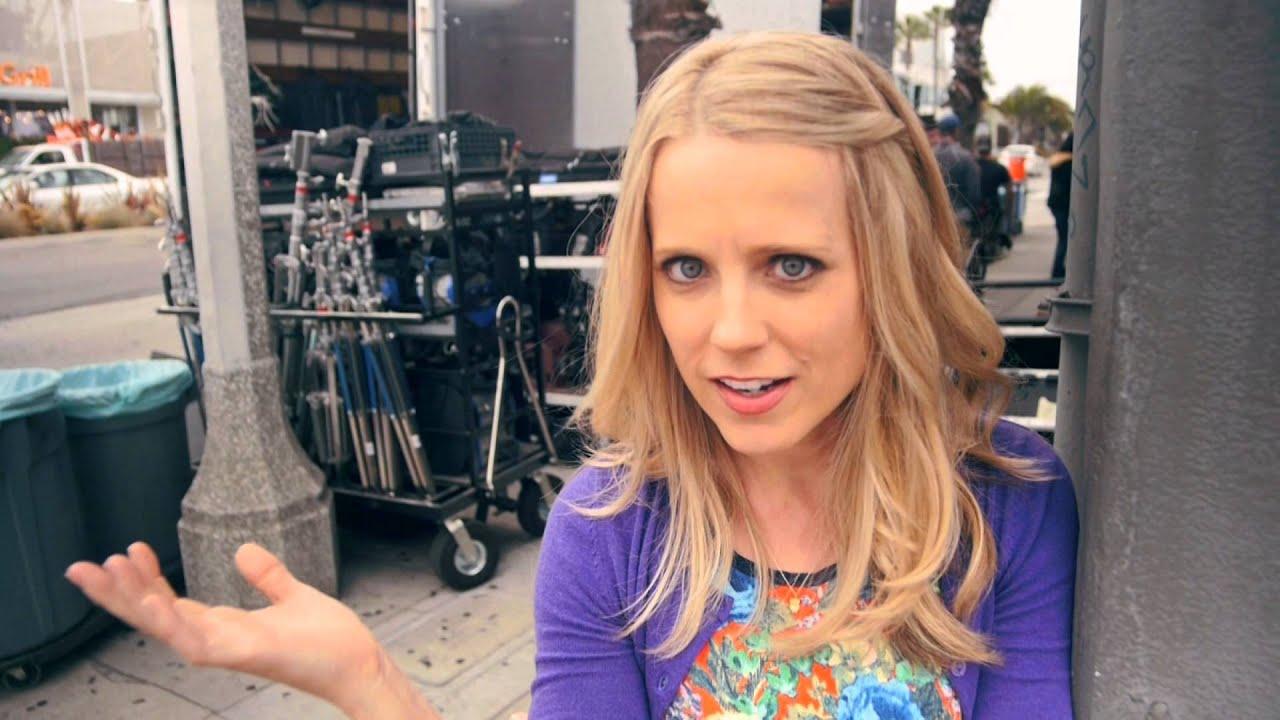 Featured comic — Always Sunny BTS with Allison Munn